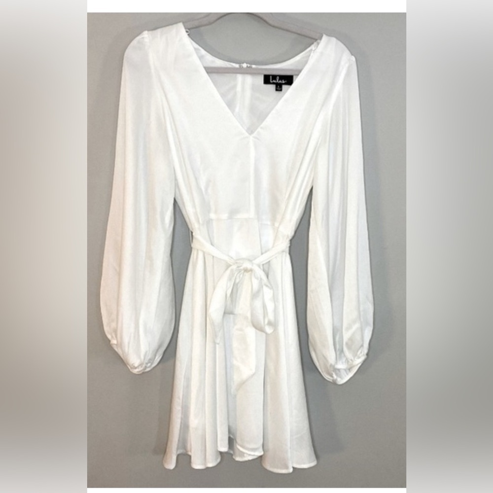 Lulus White flowy dress